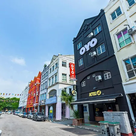 OYO 44032 Zzz Hotel